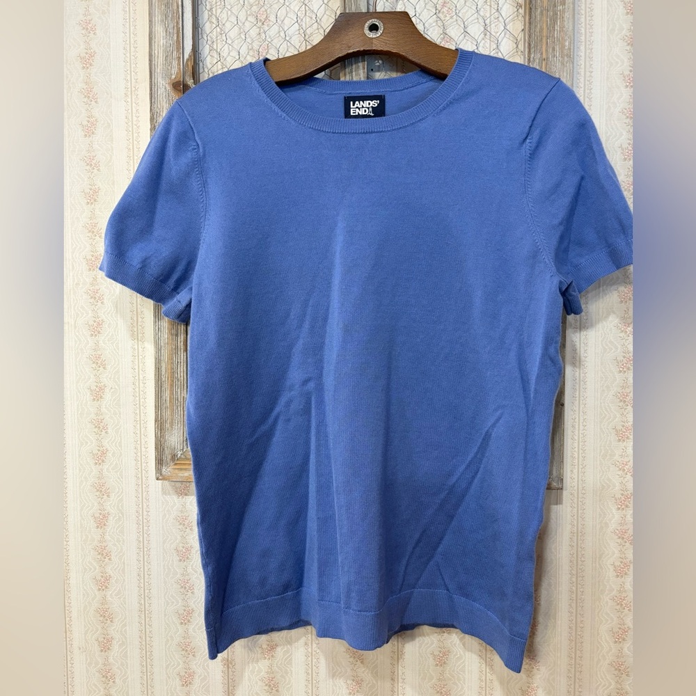 Women’s Short-Sleeve Shirt
